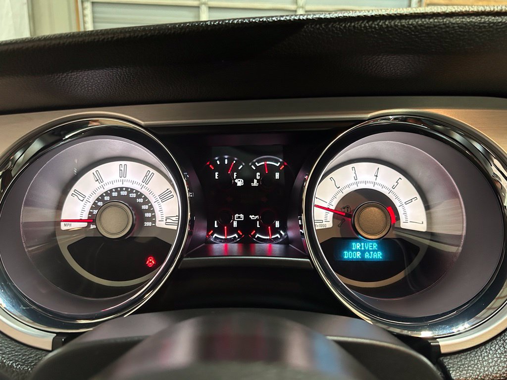 Used 2010 Ford Mustang Convertible RWD image 17