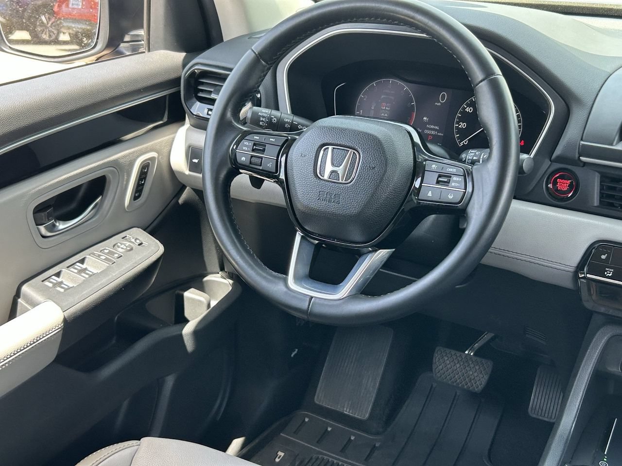 Used 2024 Honda Pilot Touring image 18