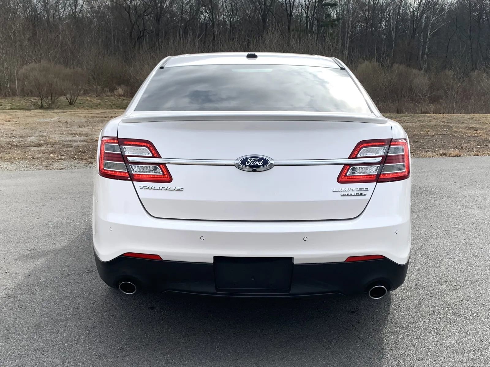 Used 2018 Ford Taurus Limited w/ Driver Assist Package image 6