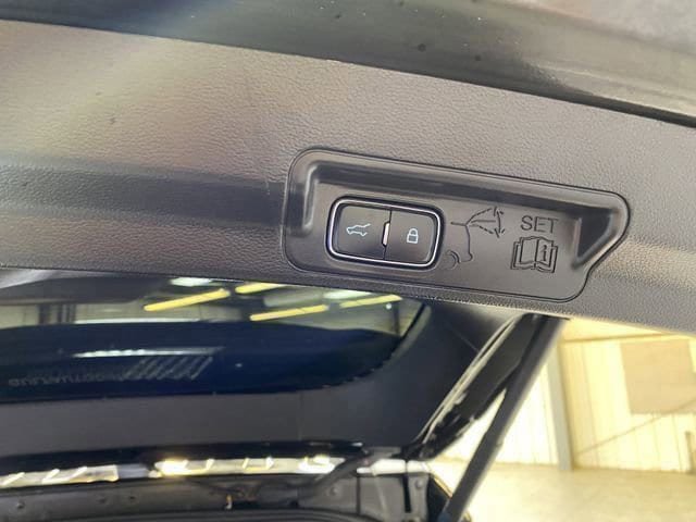 Used 2025 Ford Explorer ST-Line AWD/4WD image 33