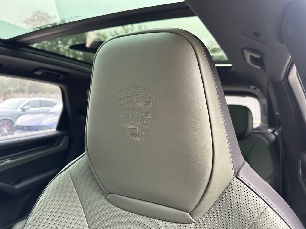 Certified 2025 Porsche Cayenne S image 25