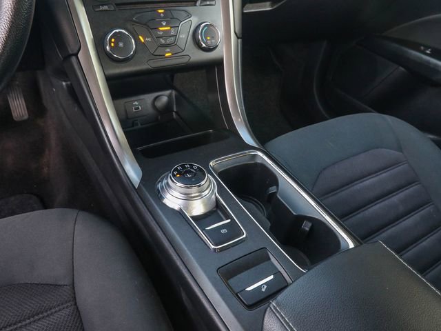 Used 2017 Ford Fusion SE FWD image 20