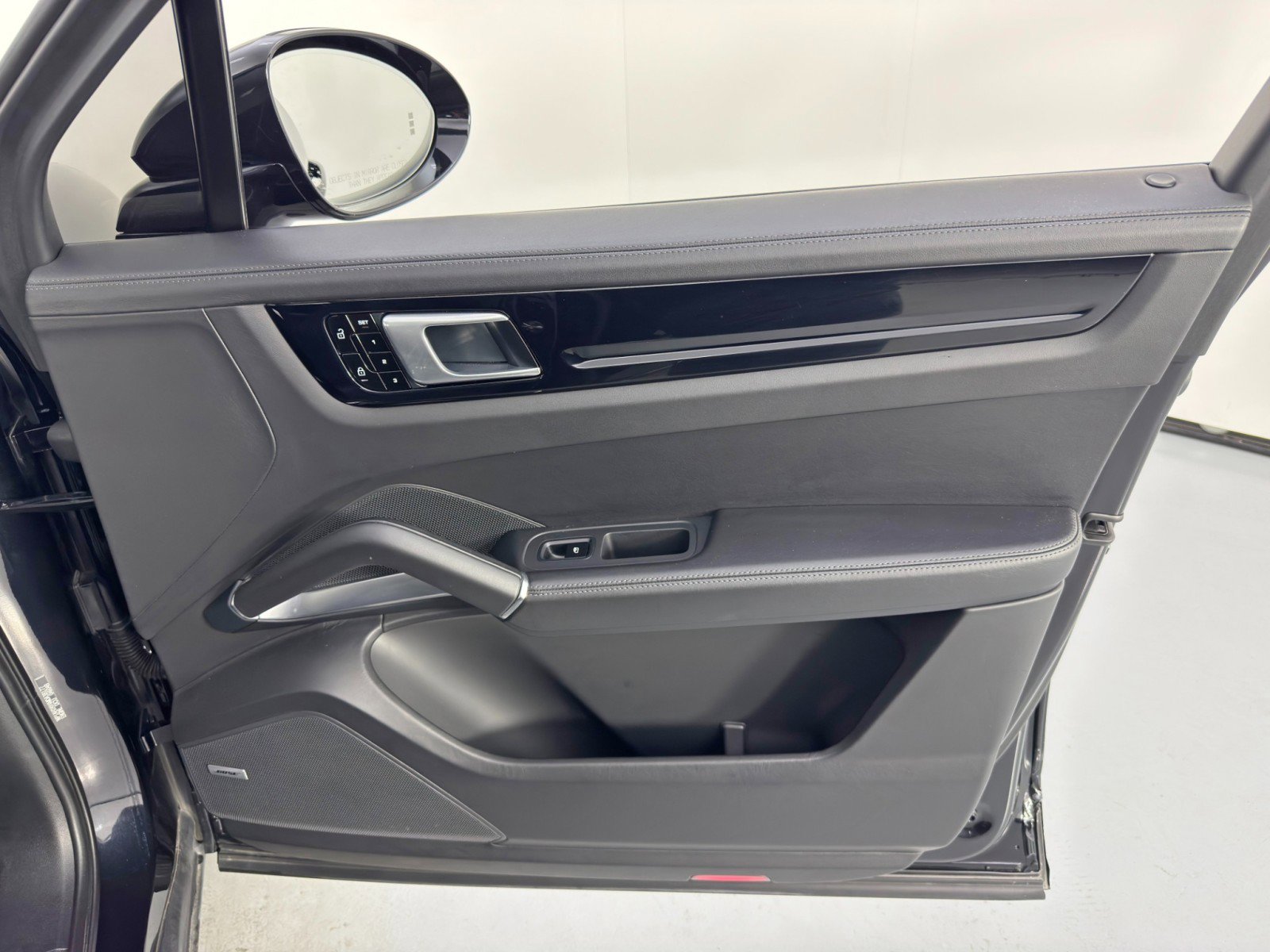 Used 2021 Porsche Cayenne Turbo S image 47