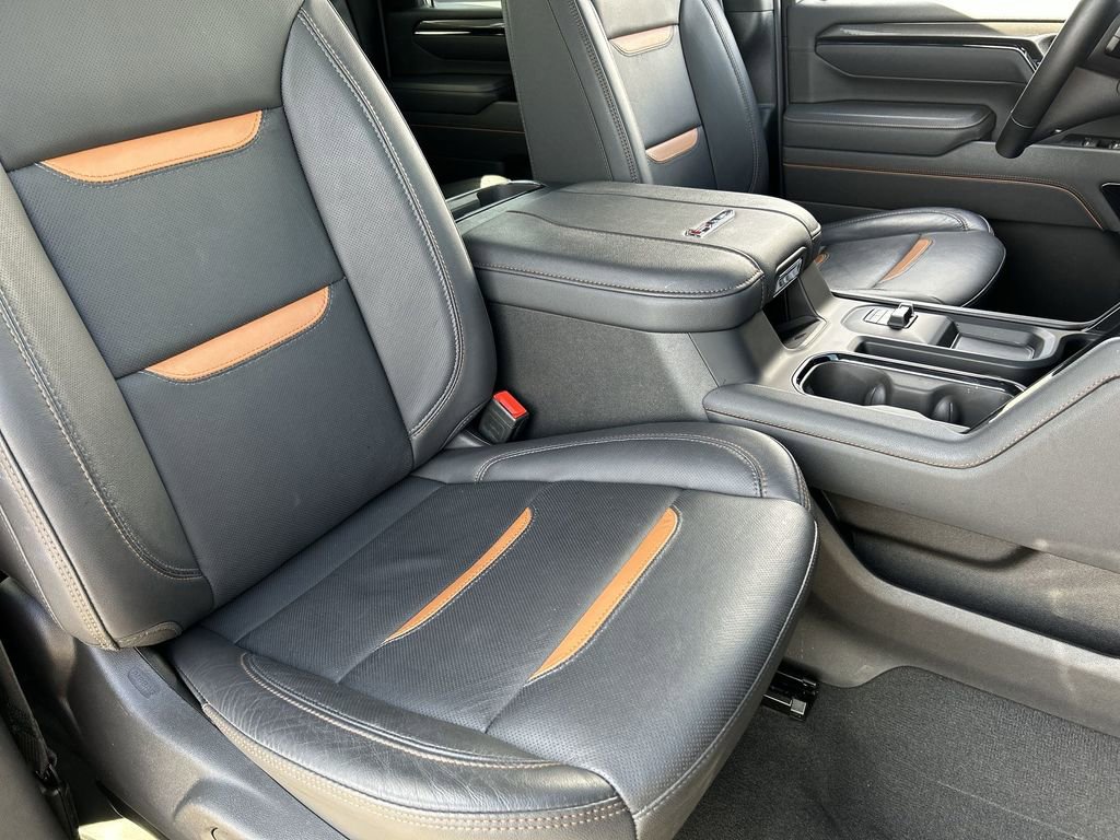 Used 2025 GMC Sierra 2500 AT4 w/ Technology Package image 27