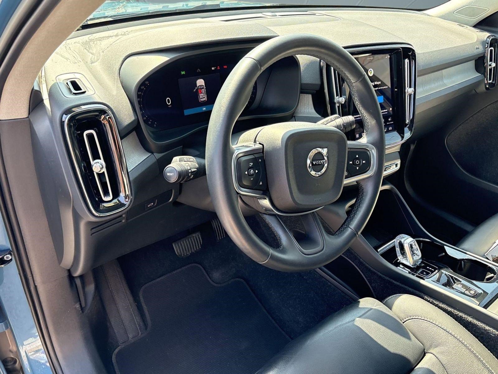 Certified 2023 Volvo XC40 B5 Plus w/ Driver Assist Package image 4