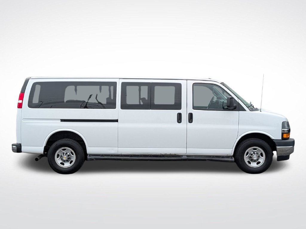 Used 2020 Chevrolet Express 3500 LT w/ LT Preferred Equipment Group RWD image 2