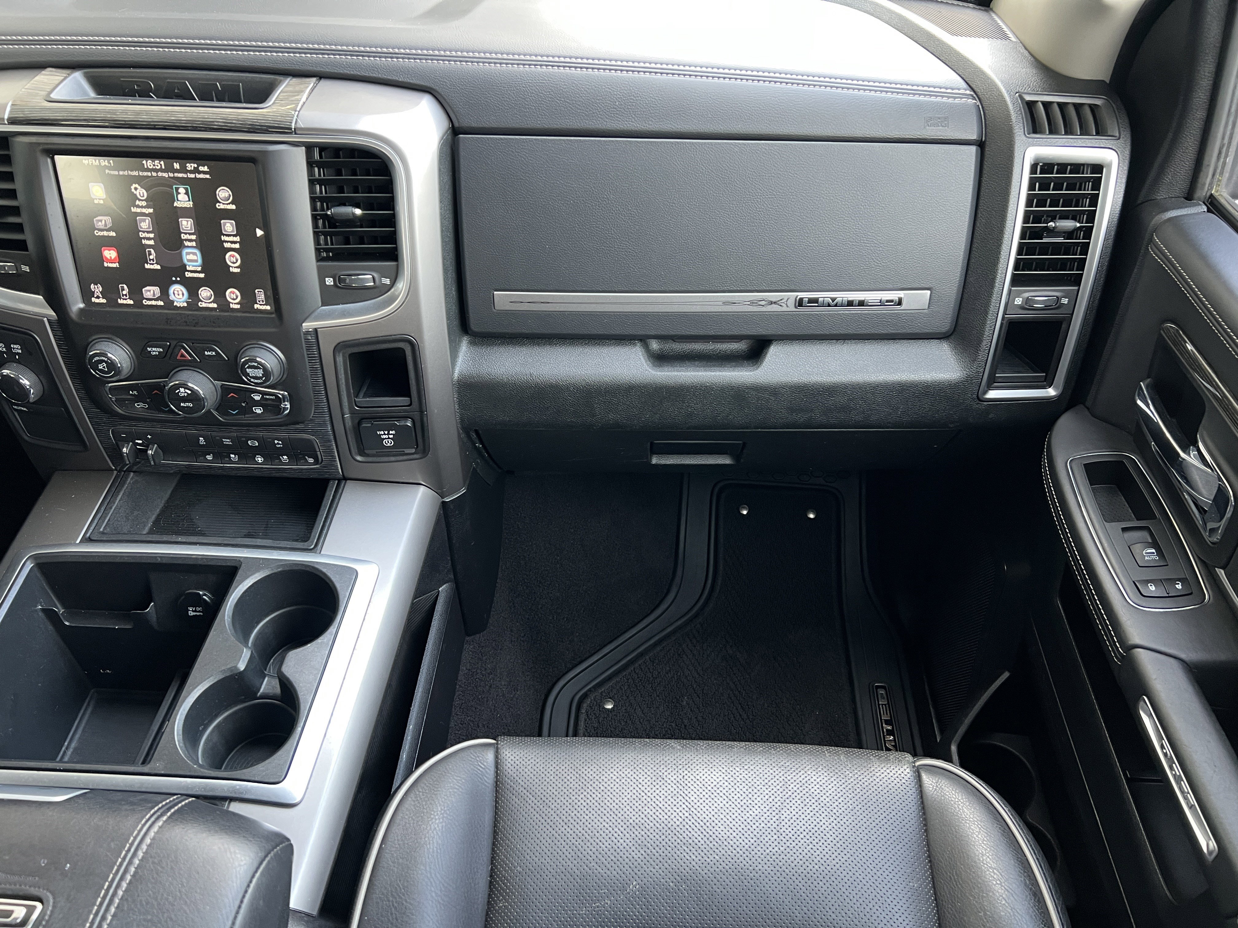 Used 2014 RAM 3500 Laramie Longhorn image 34