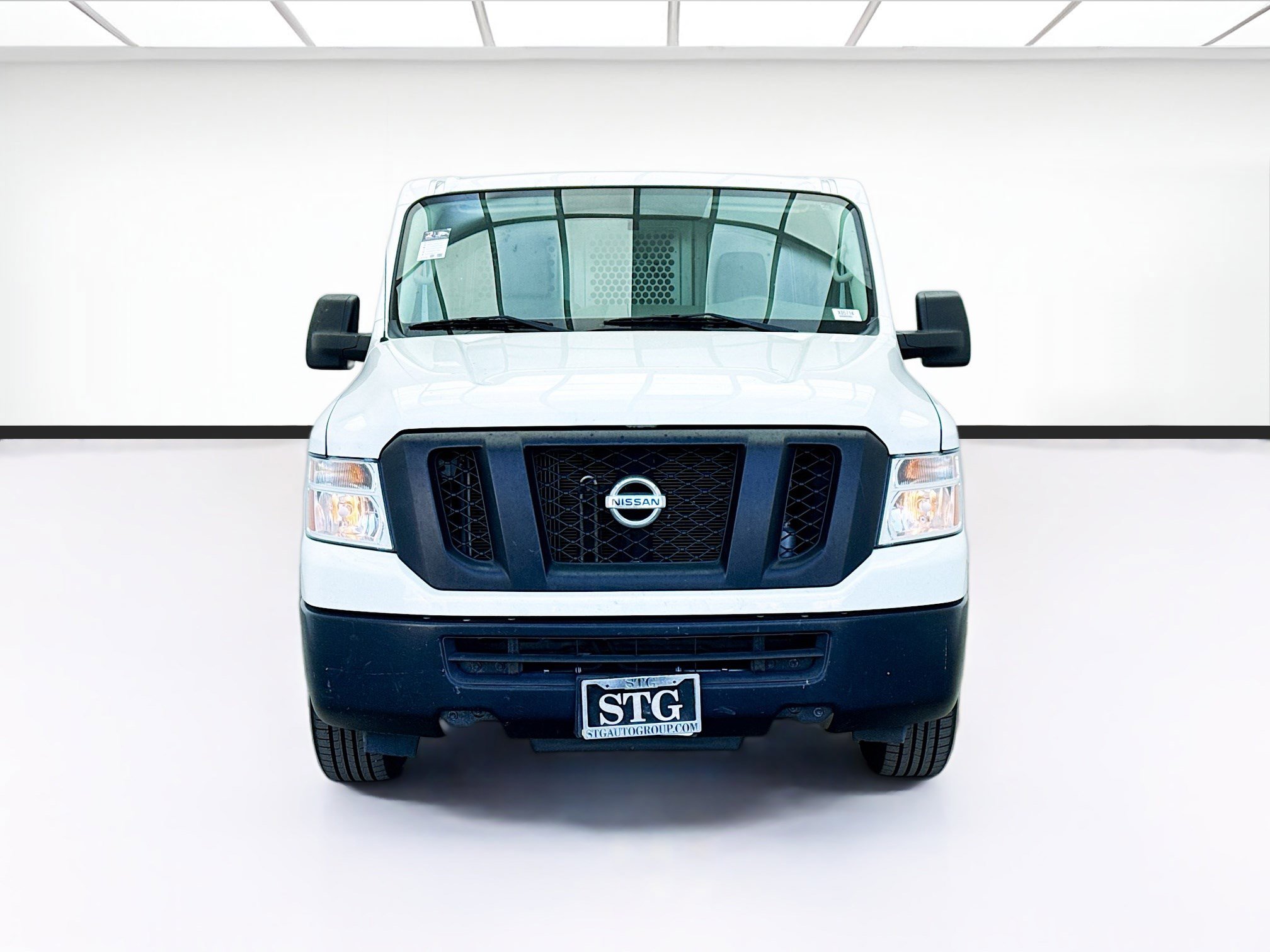 Used 2020 Nissan NV 2500 S image 2