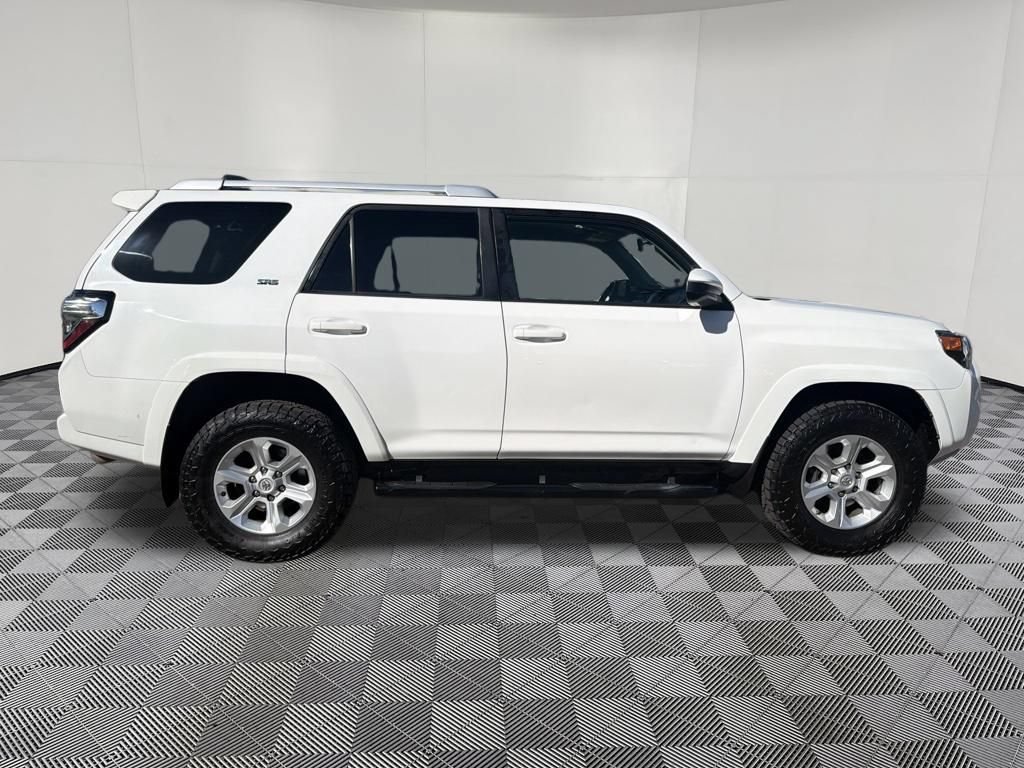 Used 2016 Toyota 4Runner SR5 AWD/4WD image 8