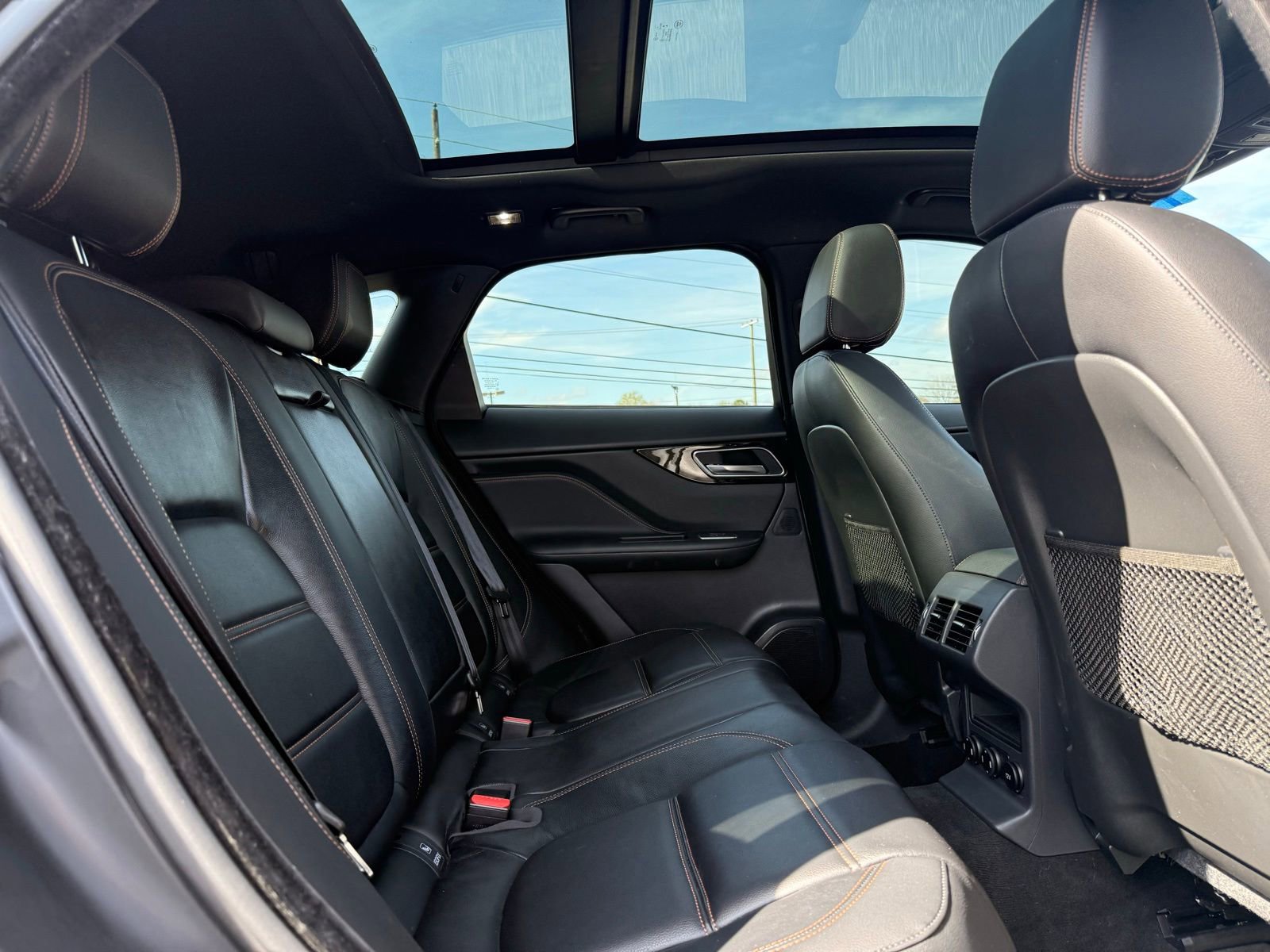 Used 2018 Jaguar F-PACE Prestige image 32