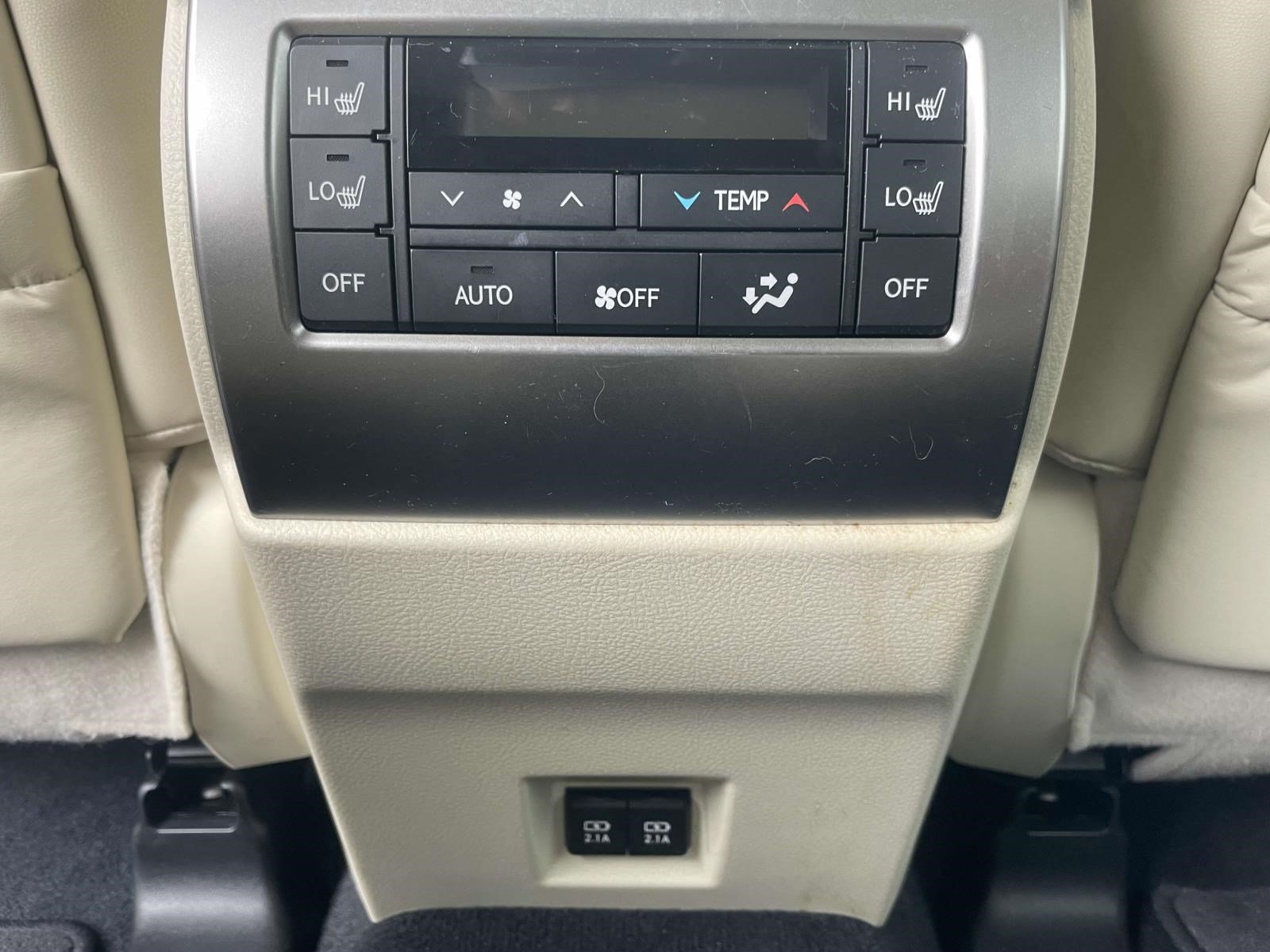 Used 2023 Lexus GX 460 Premium w/ Accessory Package AWD/4WD image 4
