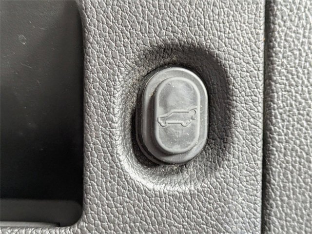 Used 2019 Chevrolet Suburban Premier w/ Premier Plus Edition image 37