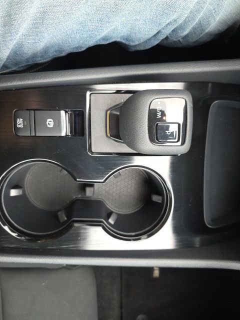 Used 2024 Nissan Rogue S image 18