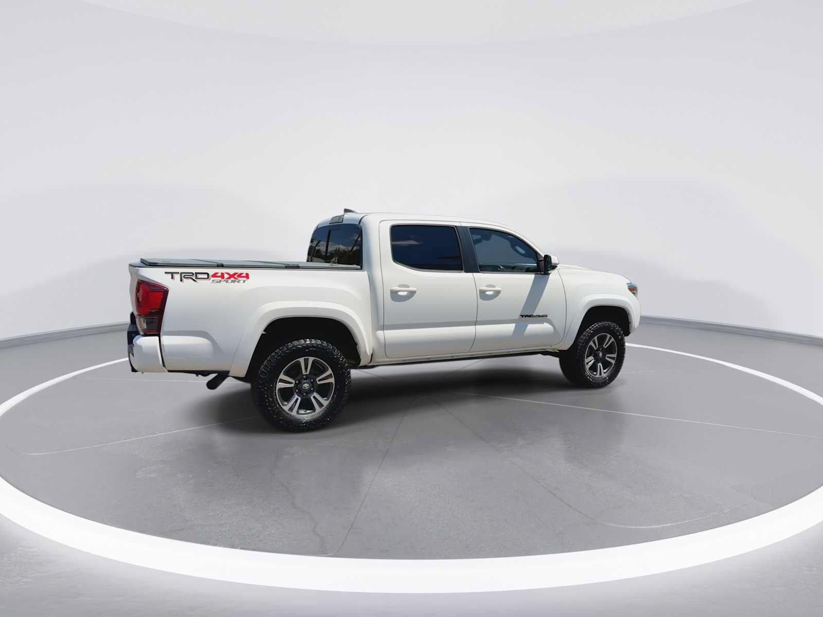 Certified 2019 Toyota Tacoma TRD Sport w/ Technology Package AWD/4WD image 8