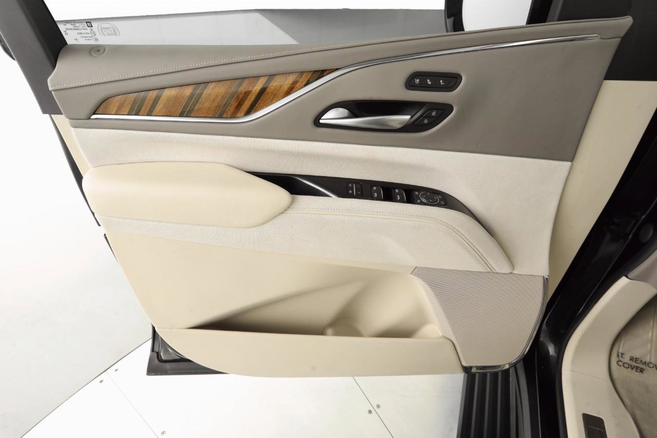 Used 2023 Cadillac Escalade ESV Sport Platinum image 10