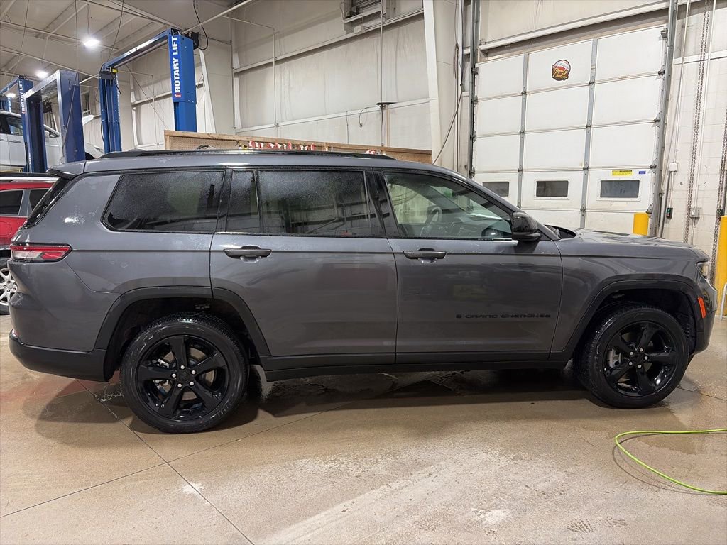 Certified 2024 Jeep Grand Cherokee L Altitude image 8