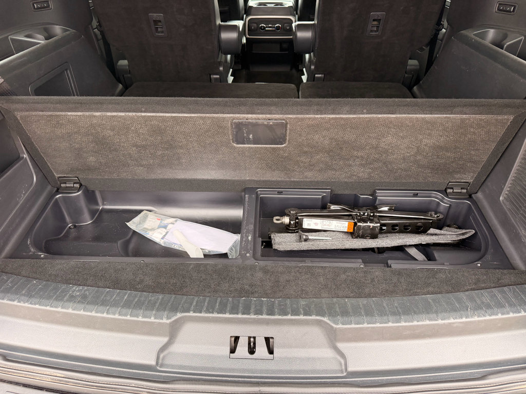 Used 2024 Ford Expedition XLT RWD image 12