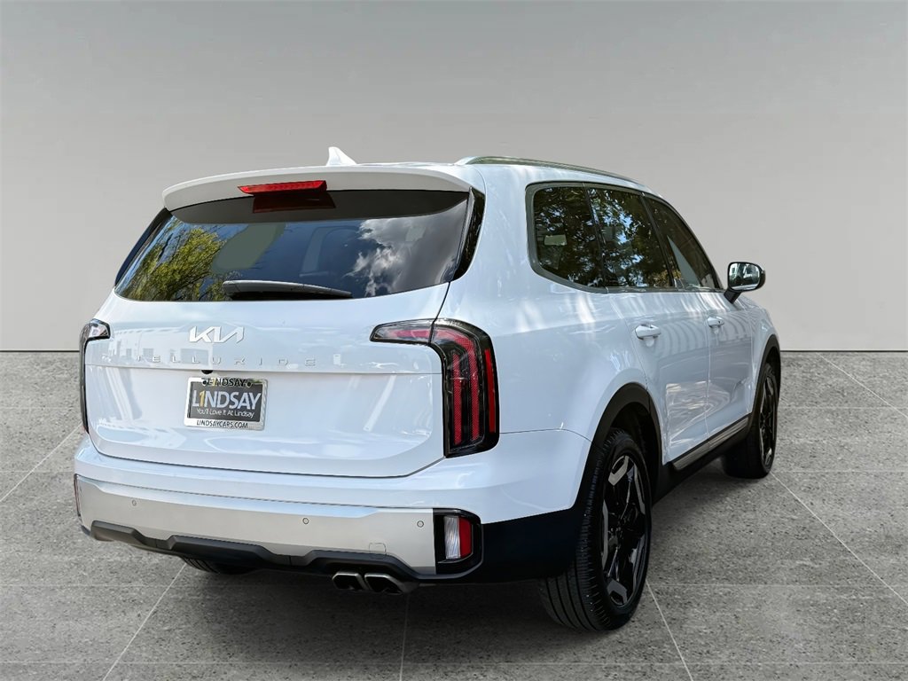 Used 2024 Kia Telluride EX w/ EX Captain's Chair Package image 10