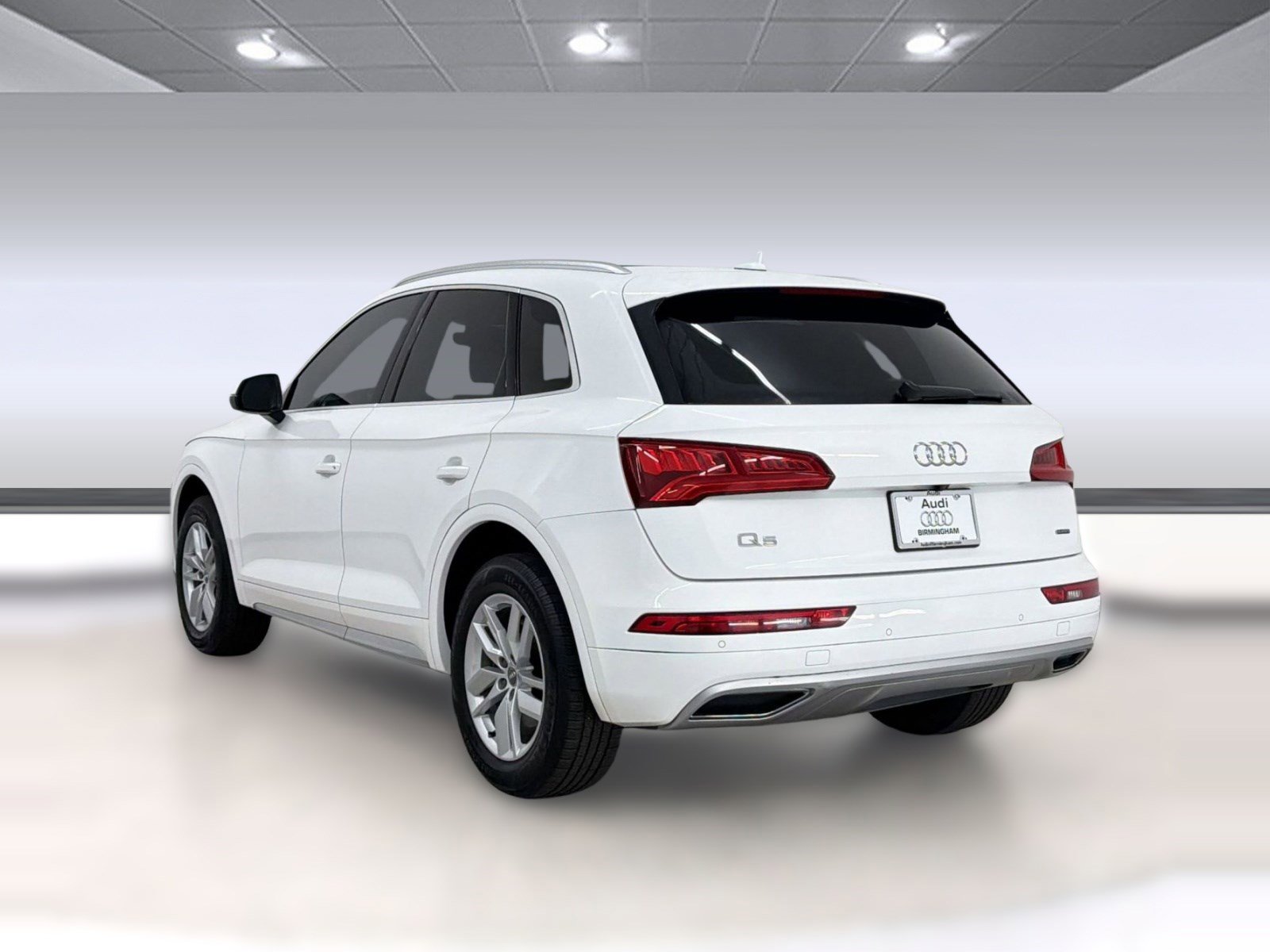 Used 2020 Audi Q5 Premium w/ Convenience Package image 3