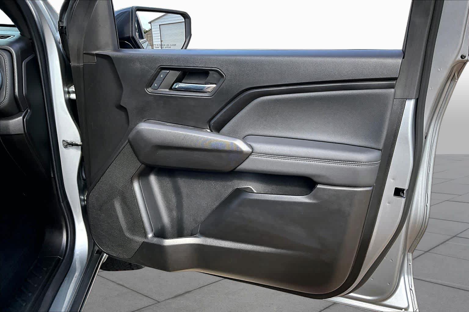 Used 2024 Chevrolet Colorado LT w/ LT Convenience Package II RWD image 22