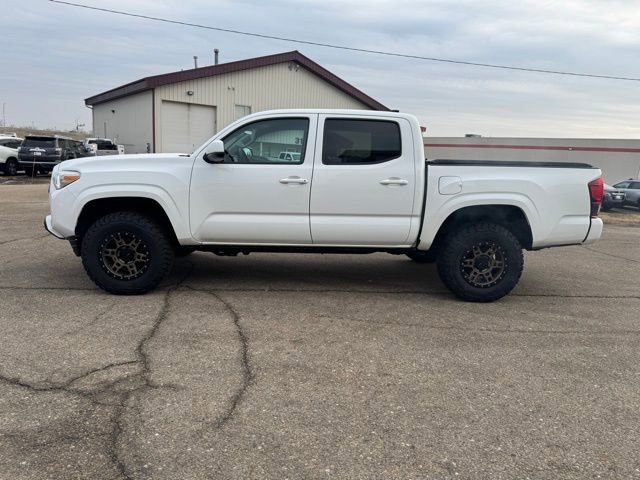 Used 2020 Toyota Tacoma SR image 15