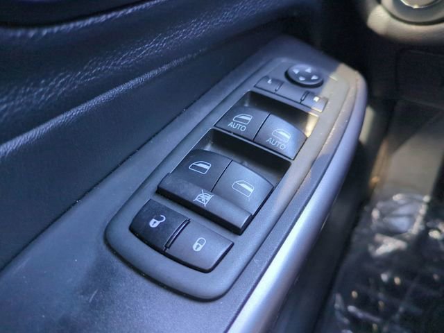 Used 2021 Jeep Cherokee Latitude FWD image 25