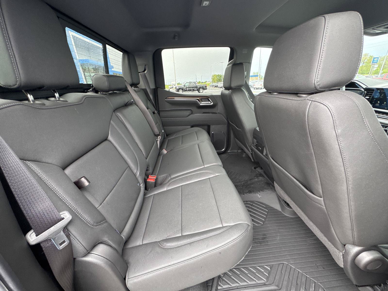Used 2026 Chevrolet Silverado 1500 LT Trail Boss w/ LT Trail Boss Premium Package AWD/4WD image 13