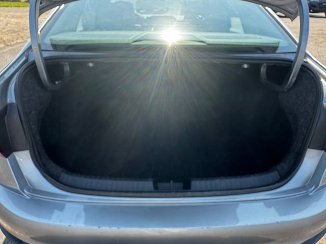 Used 2025 Volkswagen Jetta SE image 17