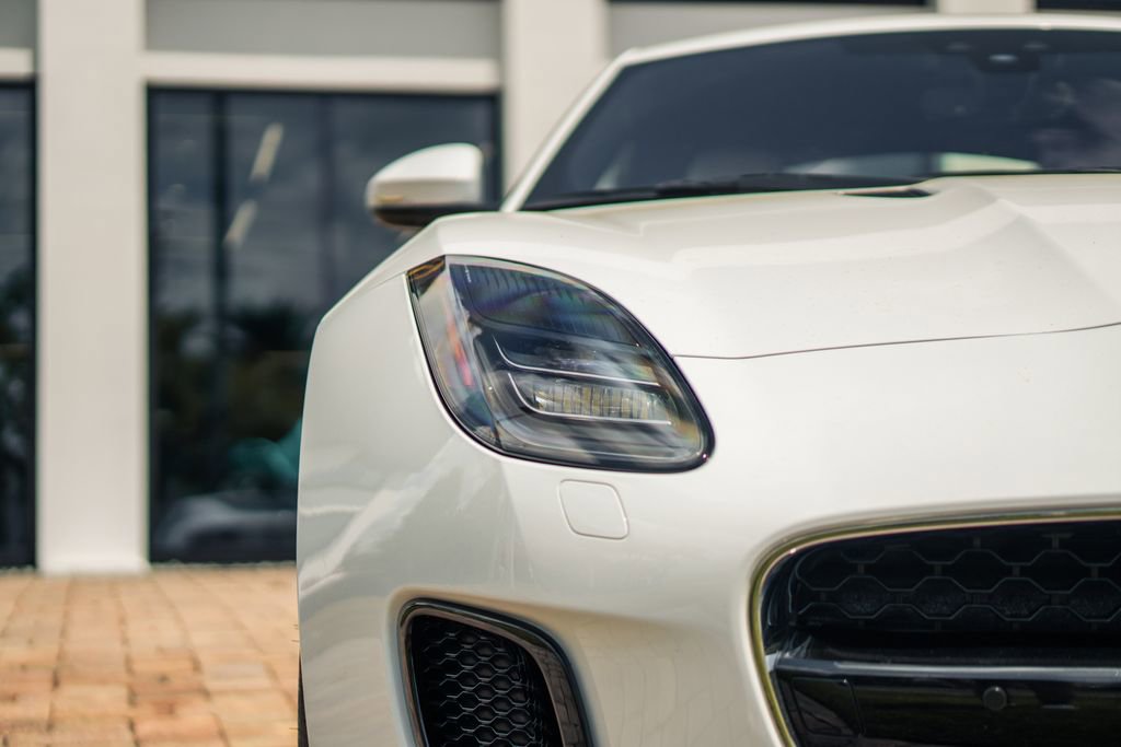 Used 2020 Jaguar F-TYPE R-Dynamic image 9