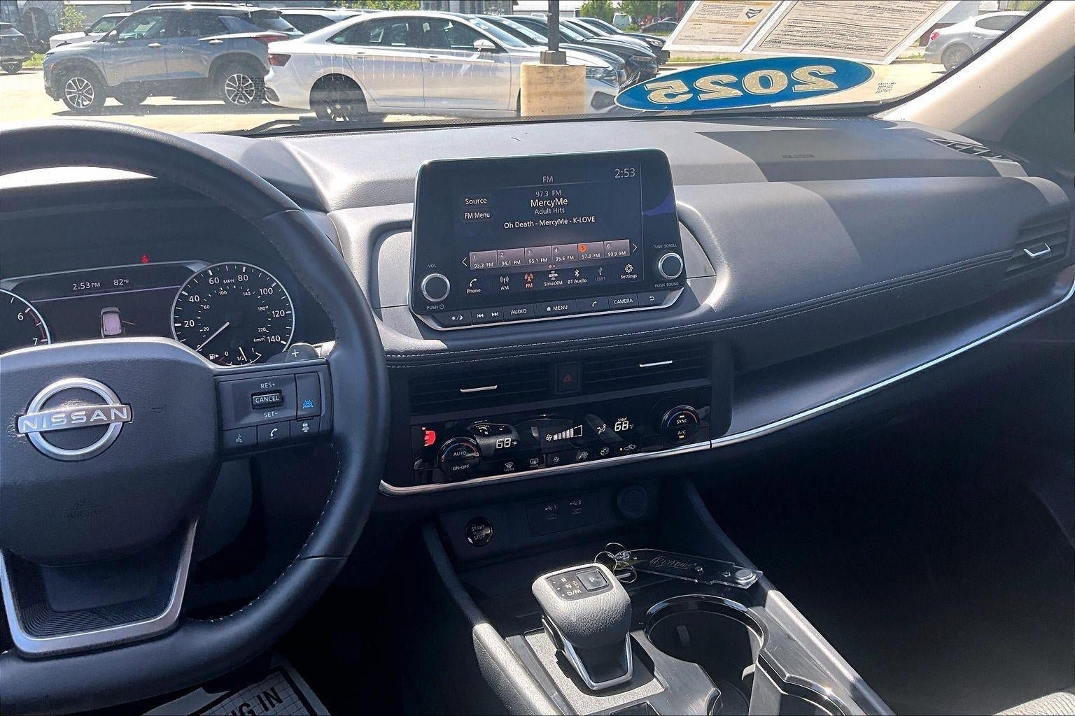 Used 2025 Nissan Rogue SV AWD/4WD image 9