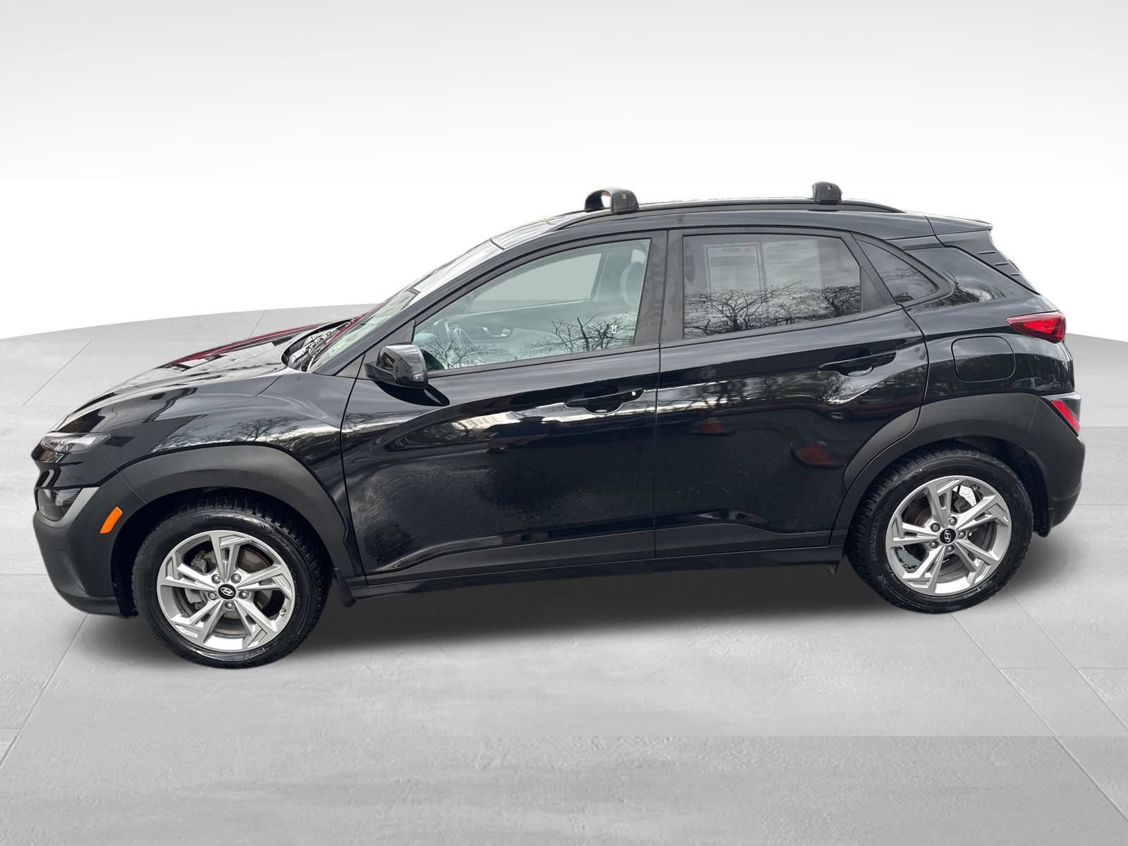 Used 2023 Hyundai Kona SEL w/ Convenience Package FWD image 5