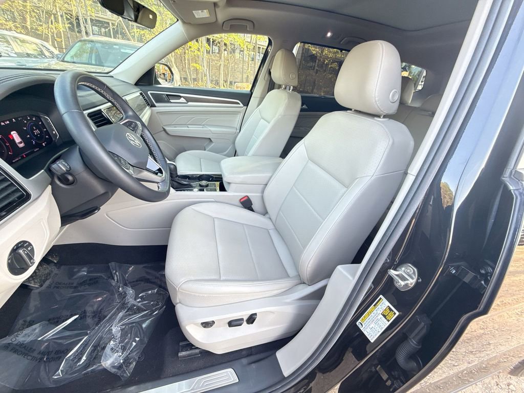 Used 2023 Volkswagen Atlas SE w/ Panoramic Sunroof Package image 13
