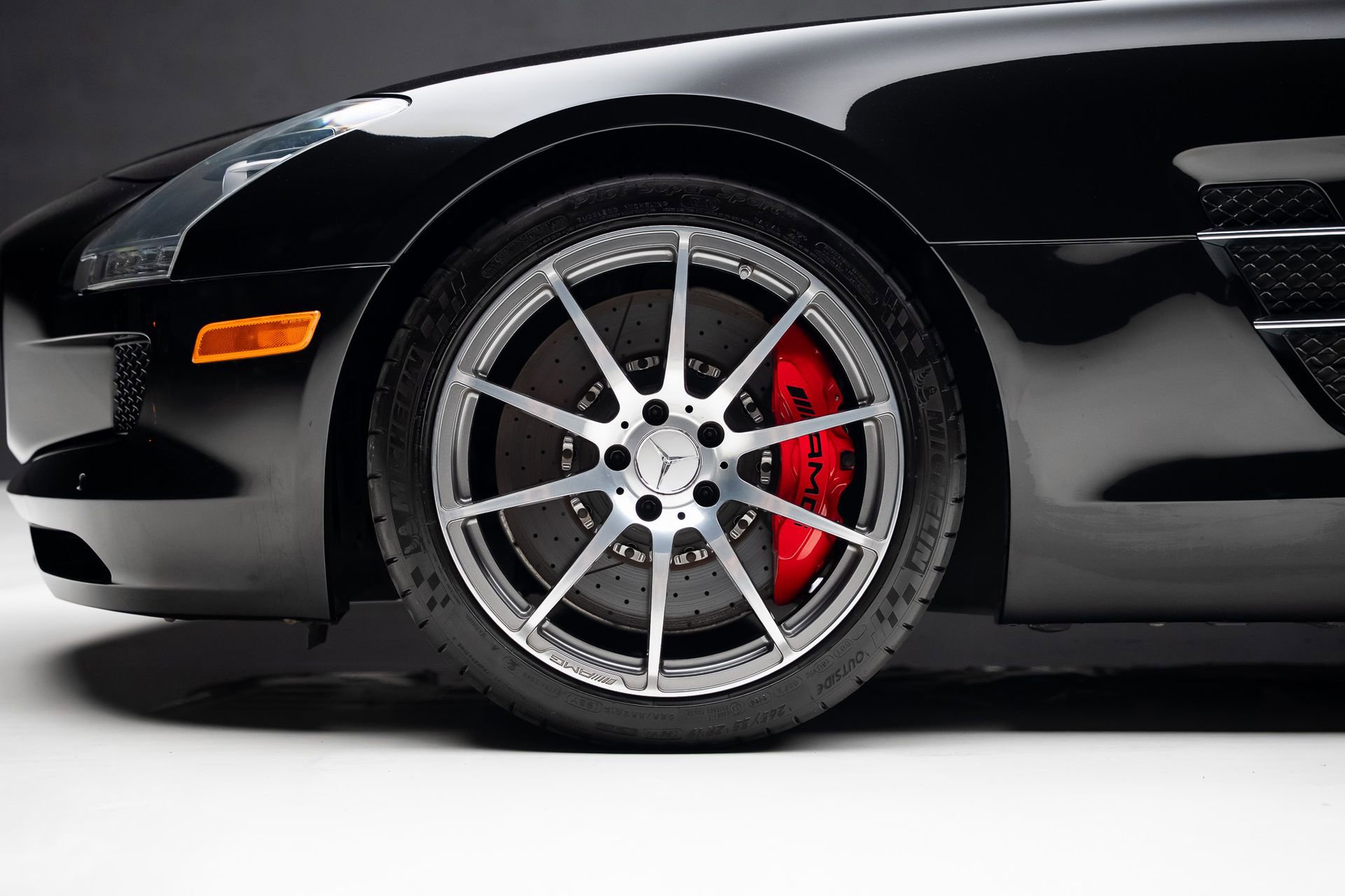 Used 2012 Mercedes-Benz SLS AMG Roadster image 22