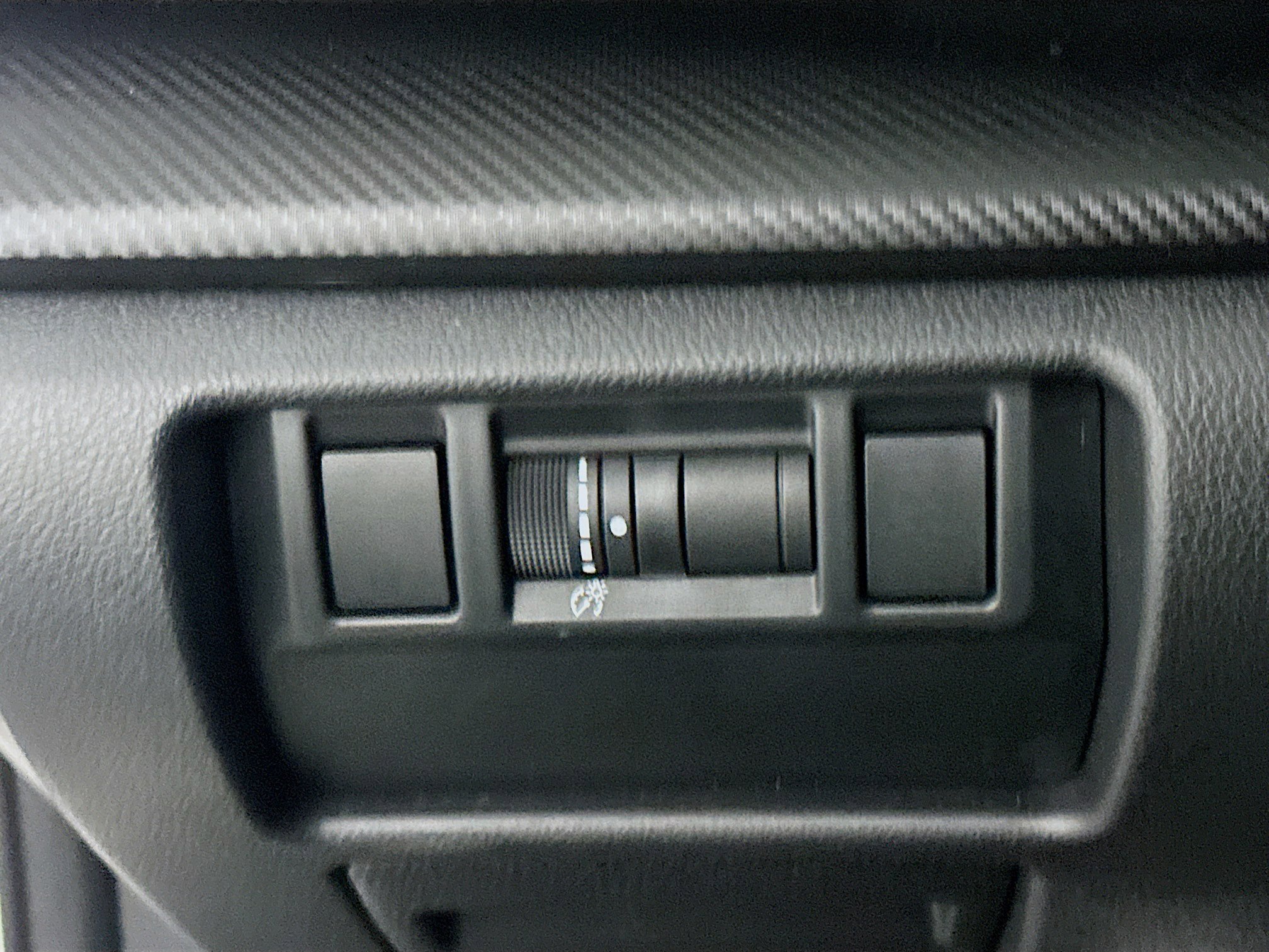 Used 2024 Subaru Crosstrek 2.0i Premium image 17