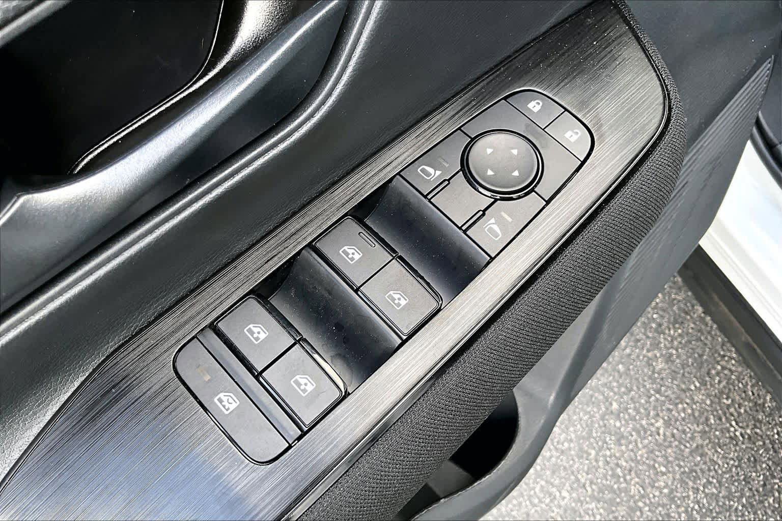 New 2026 Nissan Kicks S image 18