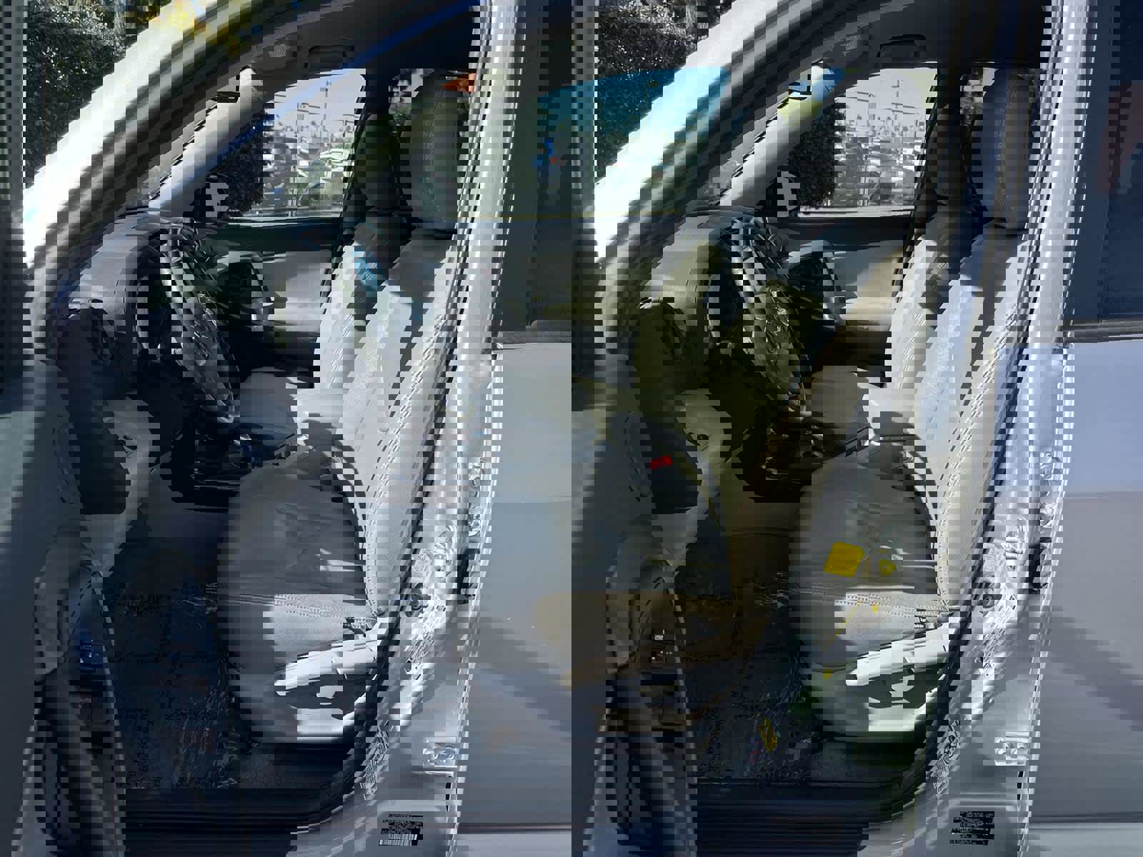 Used 2014 Toyota RAV4 EV image 11