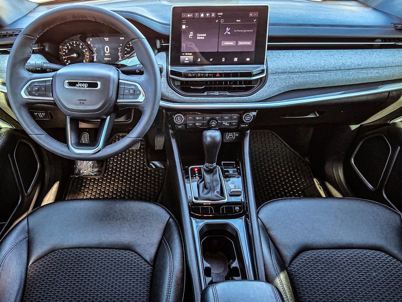 Used 2024 Jeep Compass Latitude w/ Convenience Group image 32