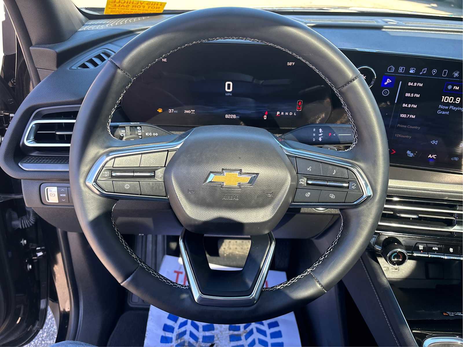 Used 2025 Chevrolet Traverse LT w/ Sun and Wheel Package image 20