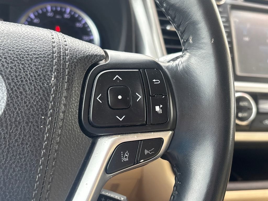 Used 2018 Toyota Highlander XLE image 20