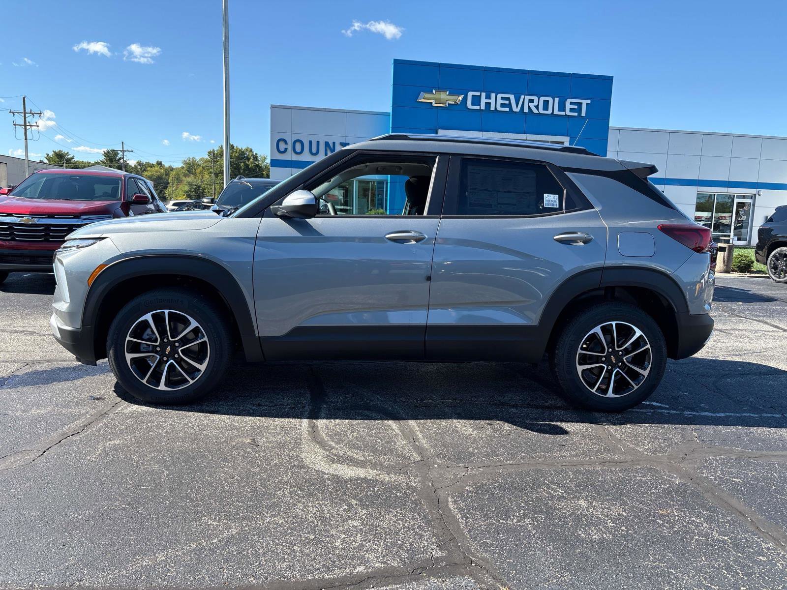 New 2026 Chevrolet TrailBlazer LT w/ Convenience Package image 2