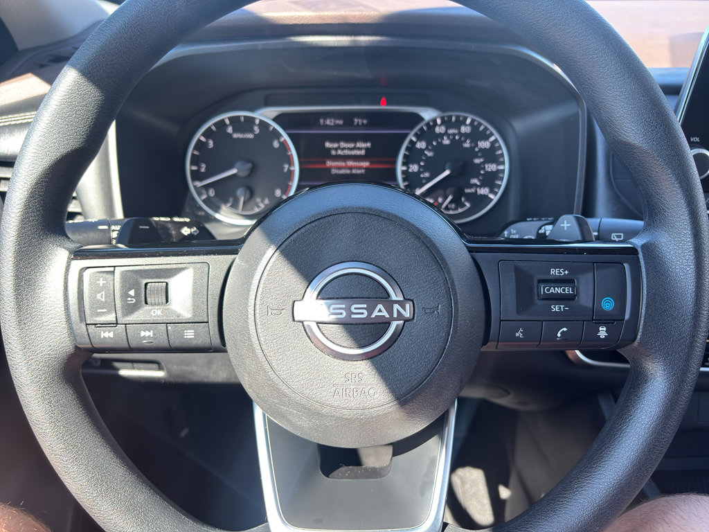 Used 2023 Nissan Rogue SV image 19