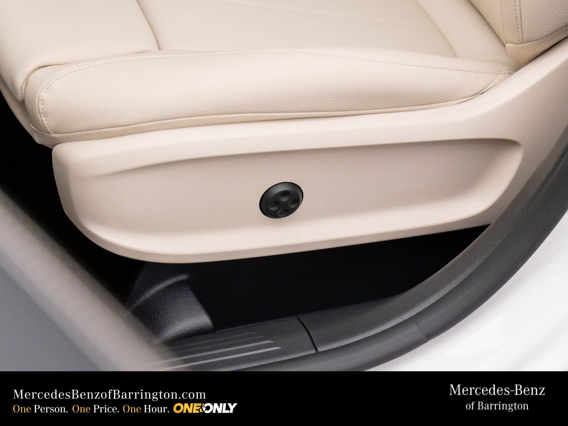 New 2025 Mercedes-Benz GLA 250 4MATIC image 17