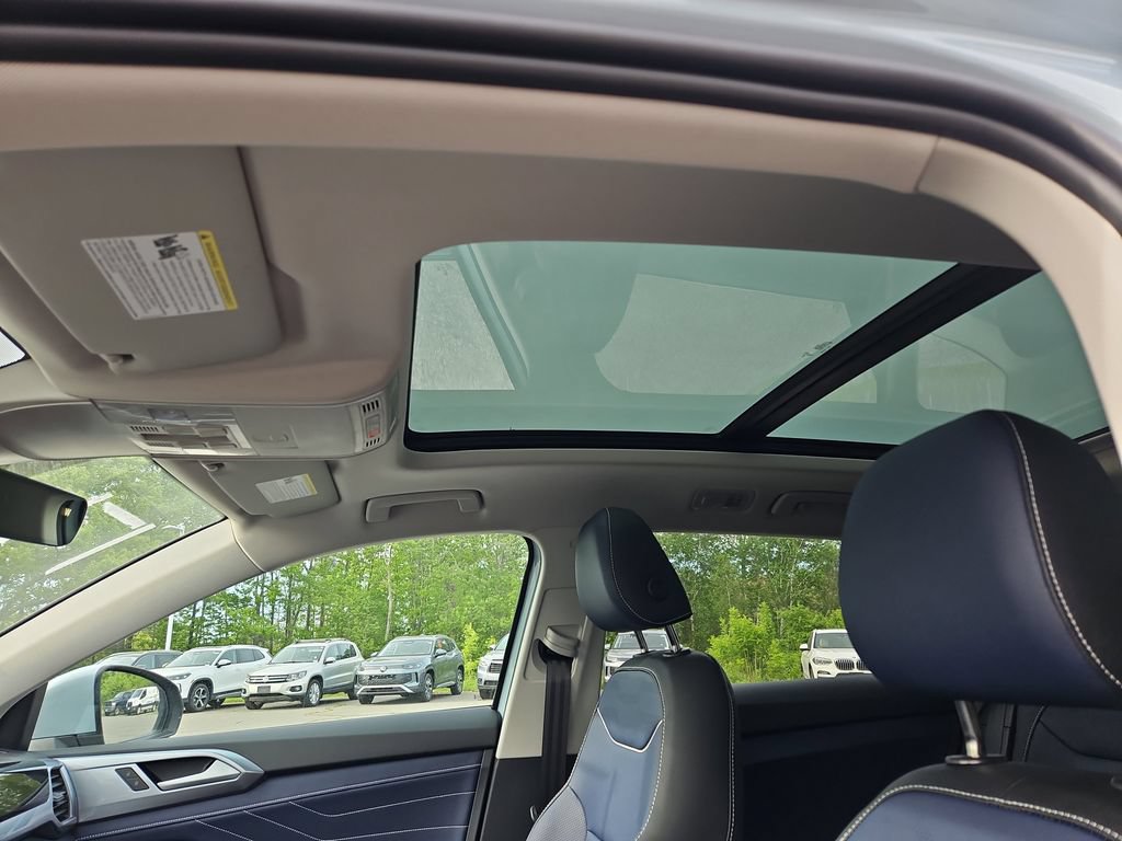 New 2026 Volkswagen Taos SEL AWD/4WD image 8