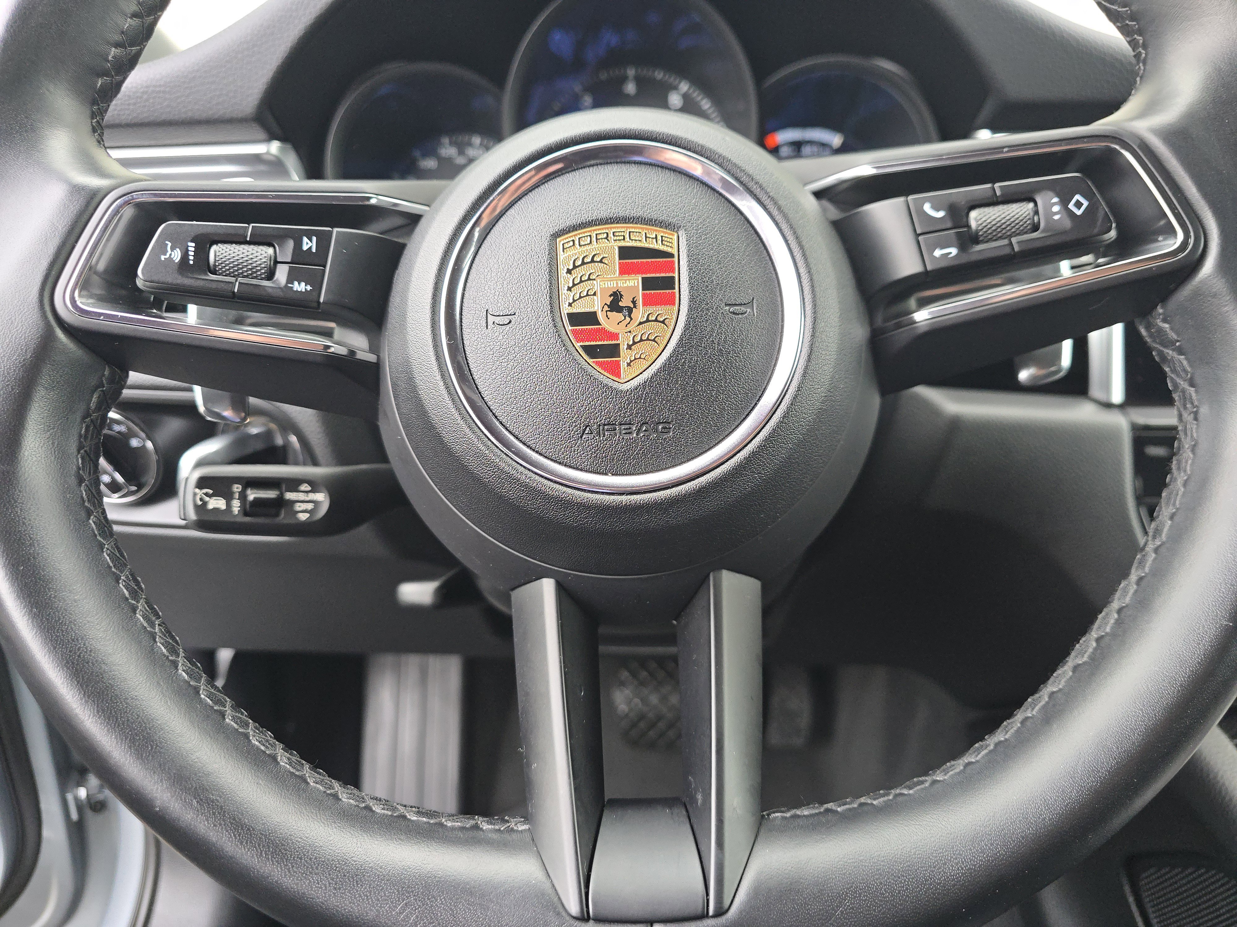 Certified 2023 Porsche Macan image 18