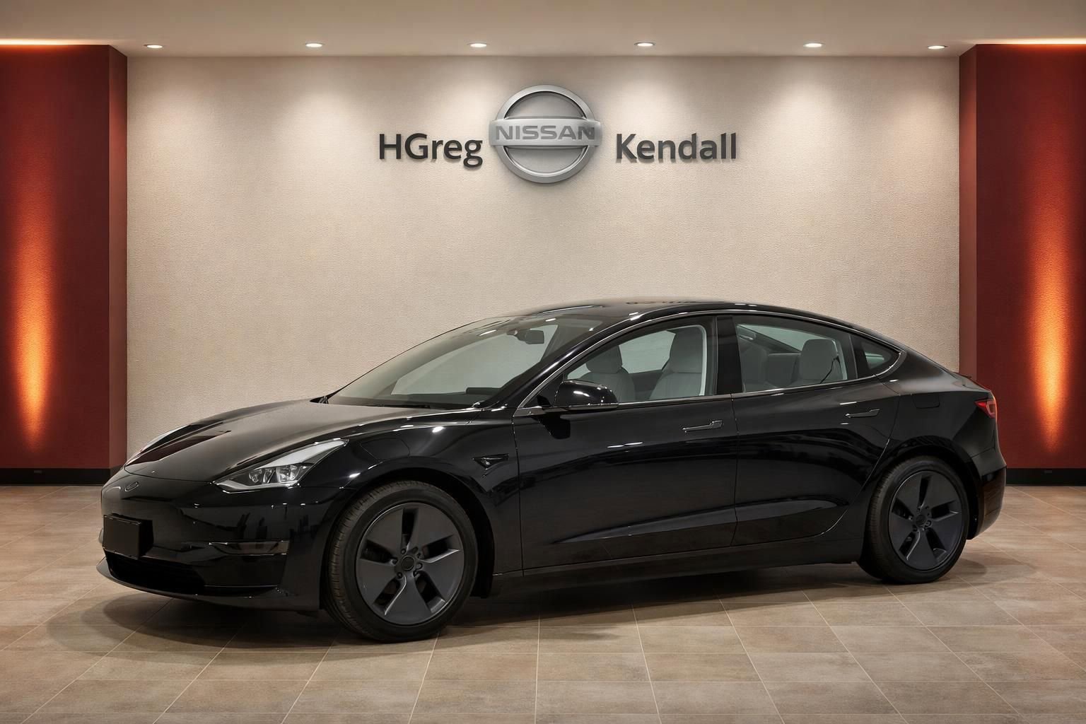 Used 2021 Tesla Model 3 Standard Range Plus image 3