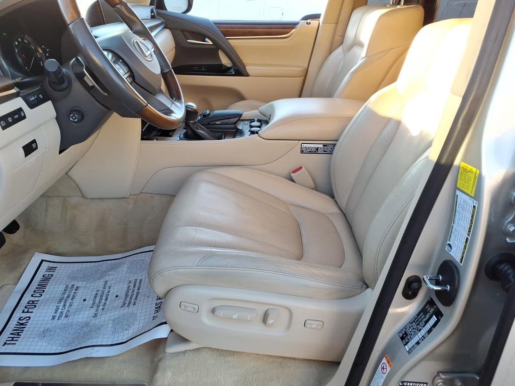 Used 2016 Lexus LX 570 4WD image 13