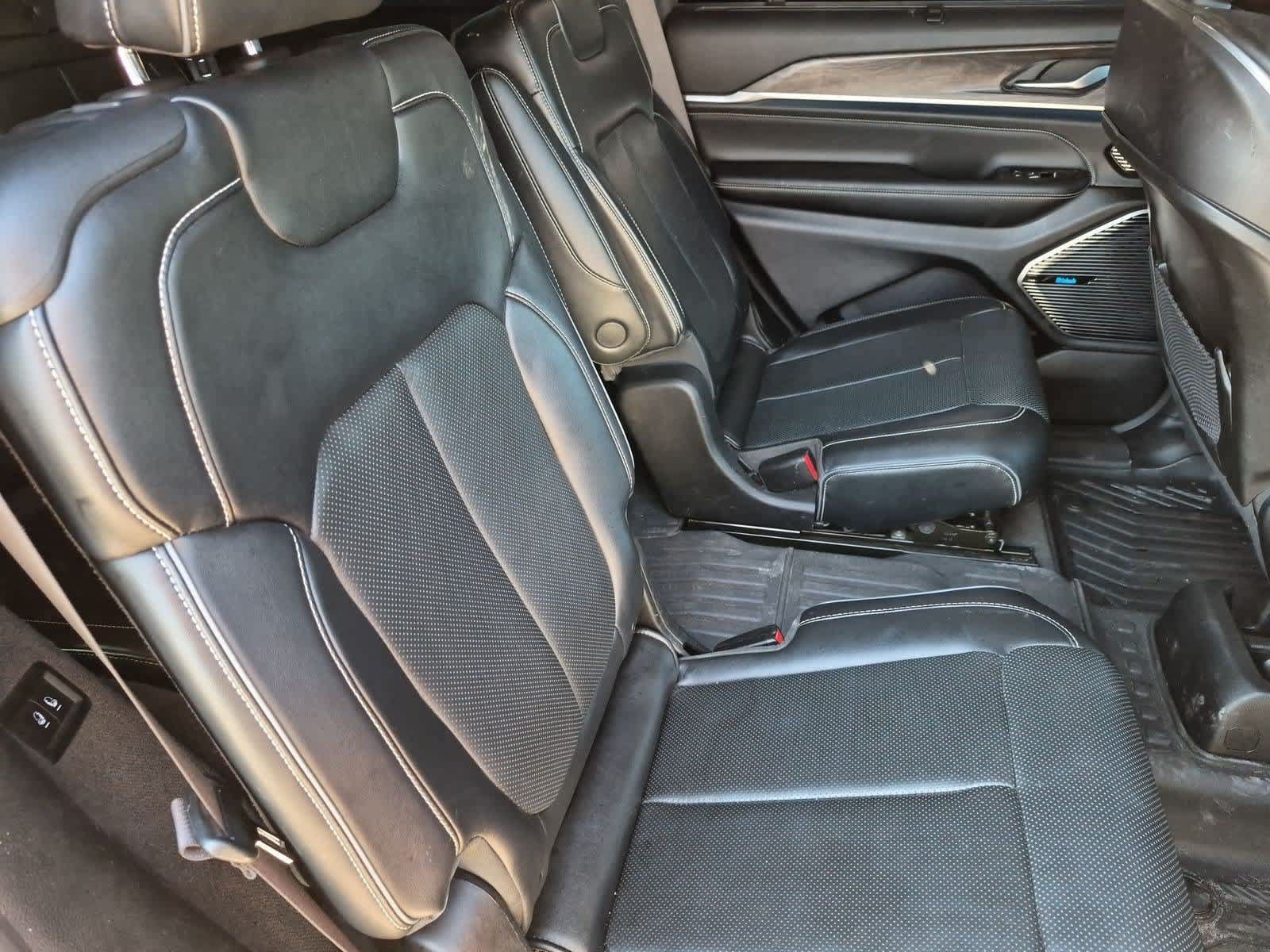 Used 2021 Jeep Grand Cherokee L Overland w/ Luxury Tech Group IV RWD image 20