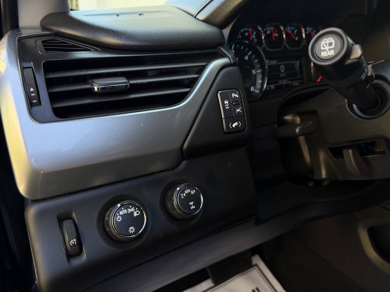 Used 2019 Chevrolet Tahoe LT AWD/4WD image 35