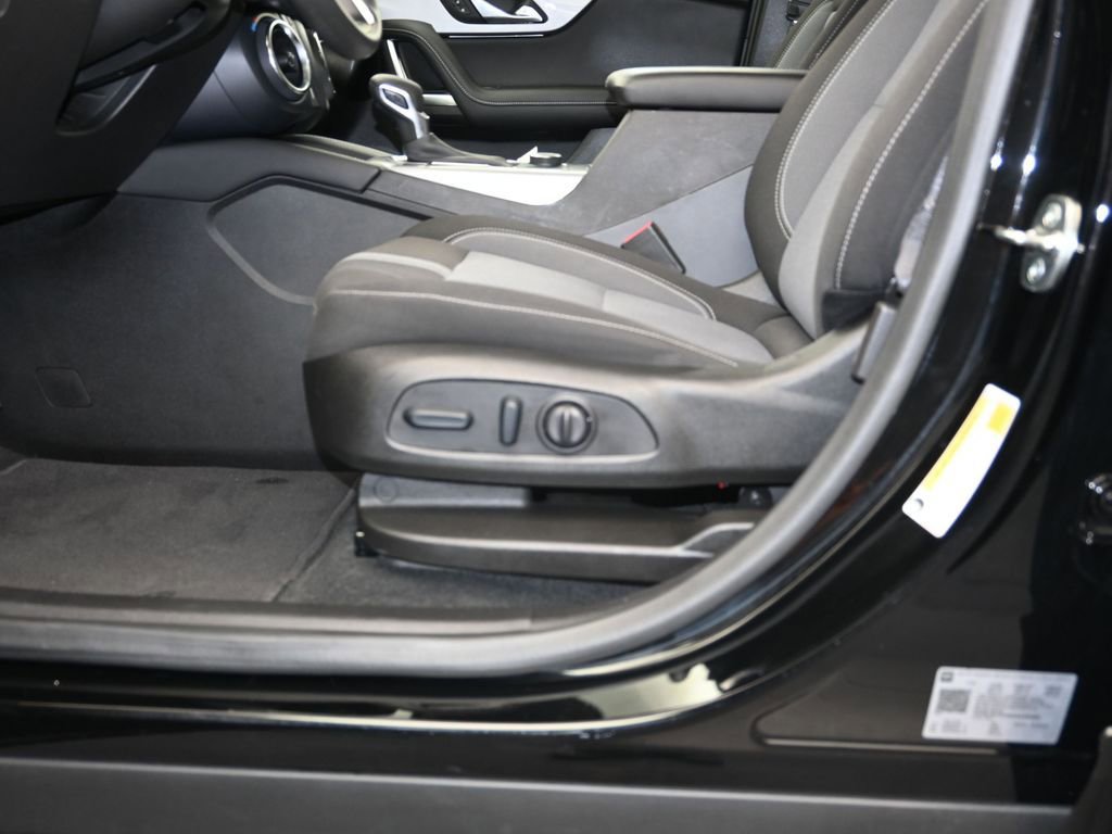 Used 2025 Chevrolet Blazer LT image 21