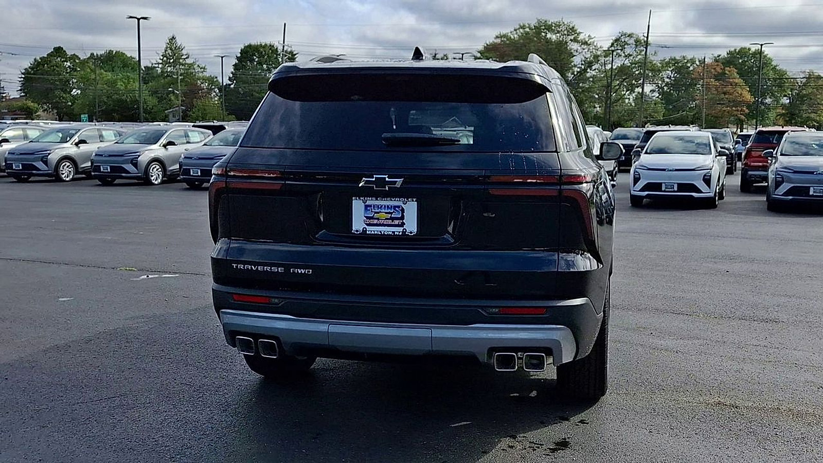 New 2027 Chevrolet Traverse LT w/ Driver Confidence Package AWD/4WD image 2